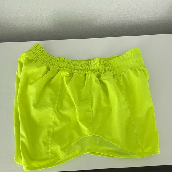 Size 6 lululemon shorts - Picture 3 of 4